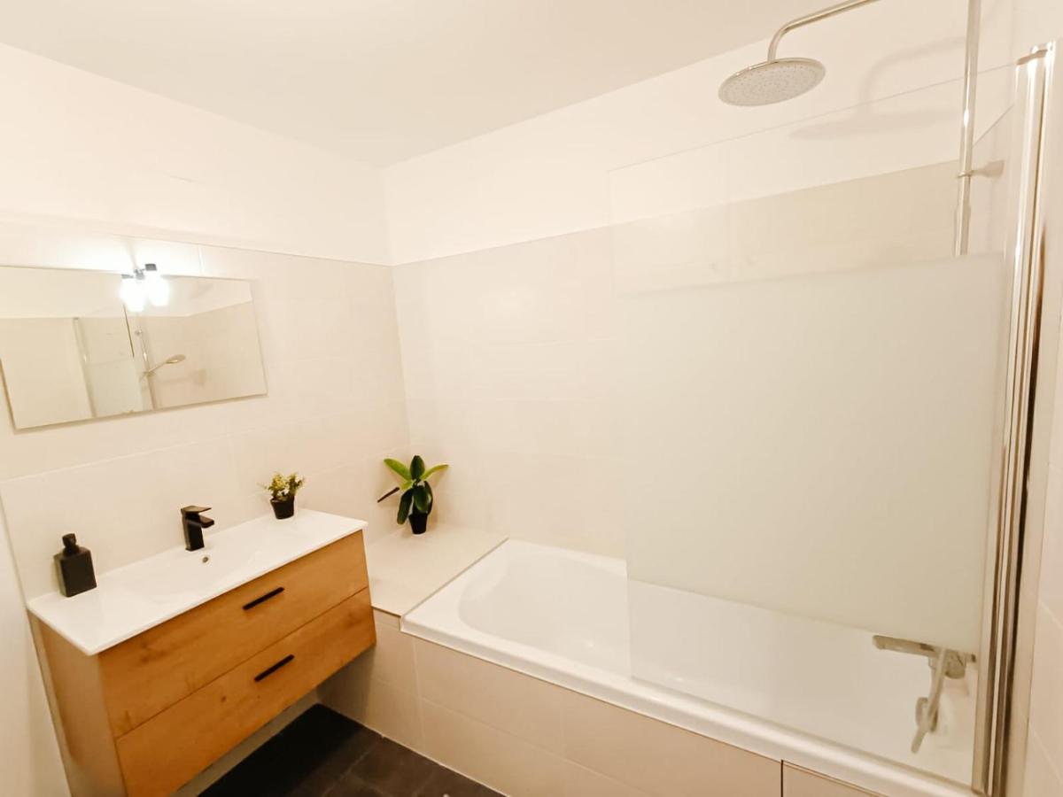 Cosy Calypso 2Ch - Quartier Des Halles & Parking Pau Exterior foto